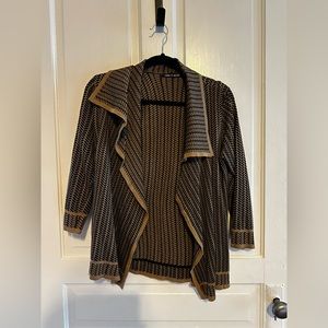 Cable & gauge black and tan chevron sweater